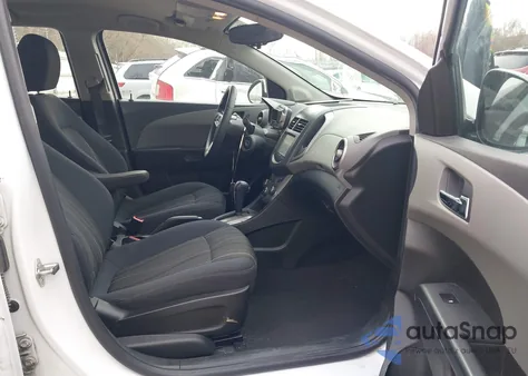 2016 Chevrolet Sonic Lt Auto из США, поврежденный, VIN 1G1JC5SH2G4105839